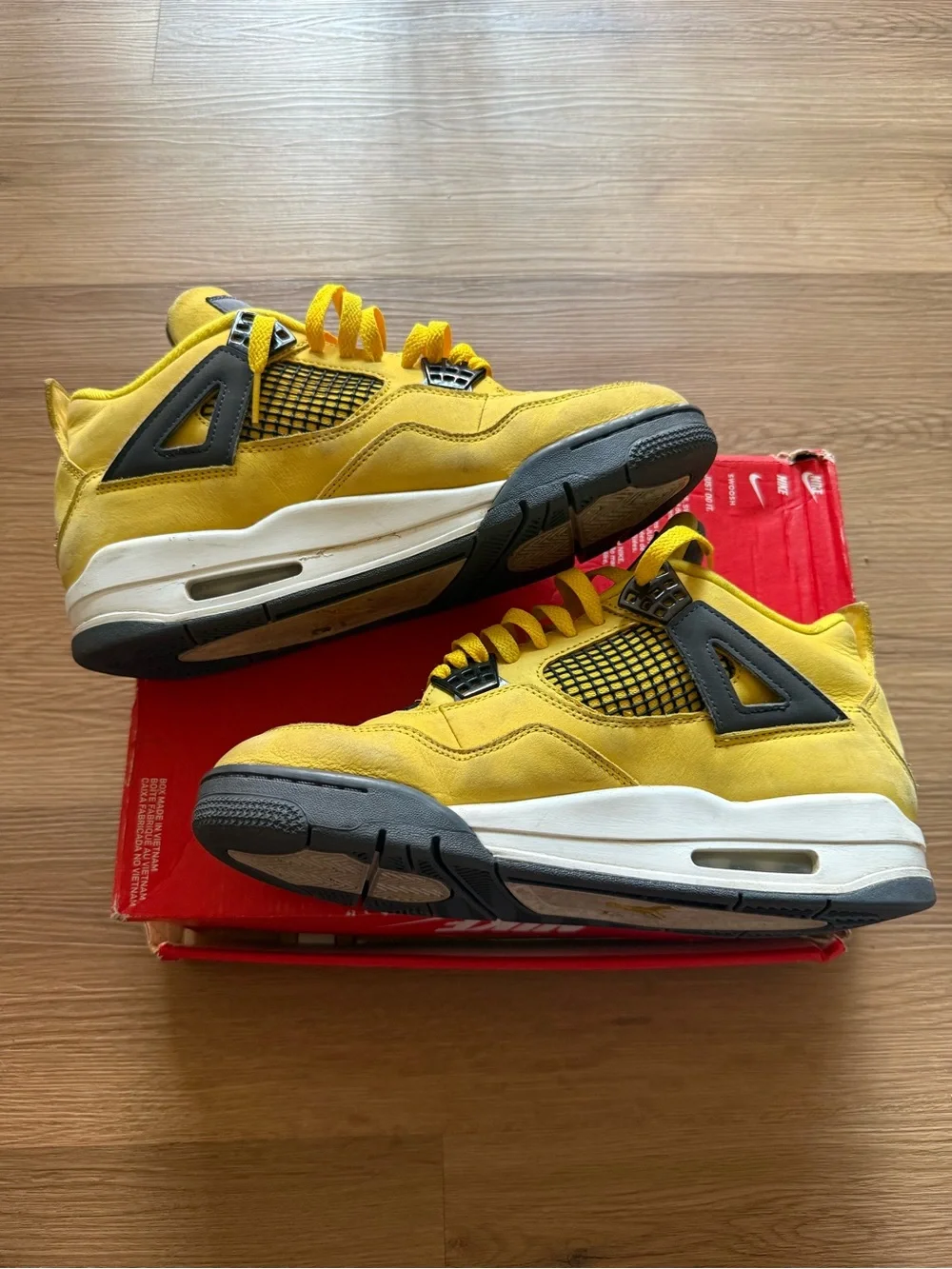 Air Jordan 4 Retro Lightning Men's Sneakers Size 9 Yellow Pre Owned